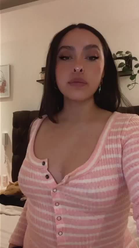First time flashing my boobs on reddit, be kind 🙈❤️ - free porn video