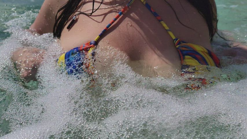 Titty fuck me in the hot tub - free porn video