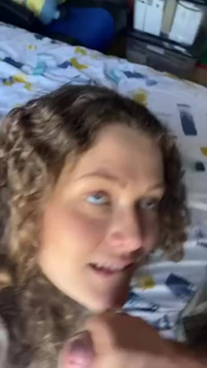 I love to have my mouth stuffed - free porn video