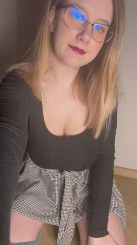 I'm not wearing a bra around my roommate anymore, here's the proof. - free porn video