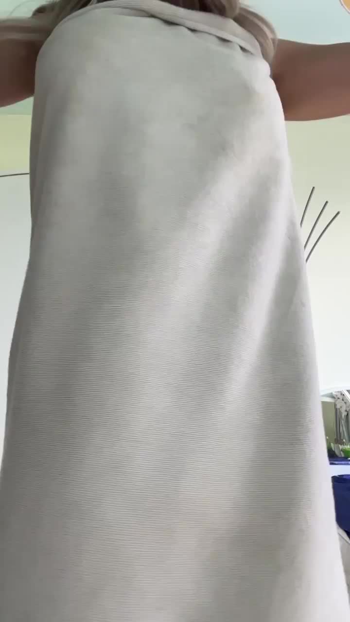 Wait for it! I’m completely nude under my towel! 😇 - free porn video