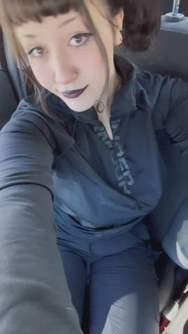 It’s my job as a big tiddy gf to show off my tits in the car! - free porn video