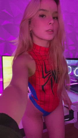 would u date a 18 y/o gaming girl - free porn video