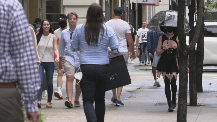 Goonette queen spotted walking on the street - free porn video