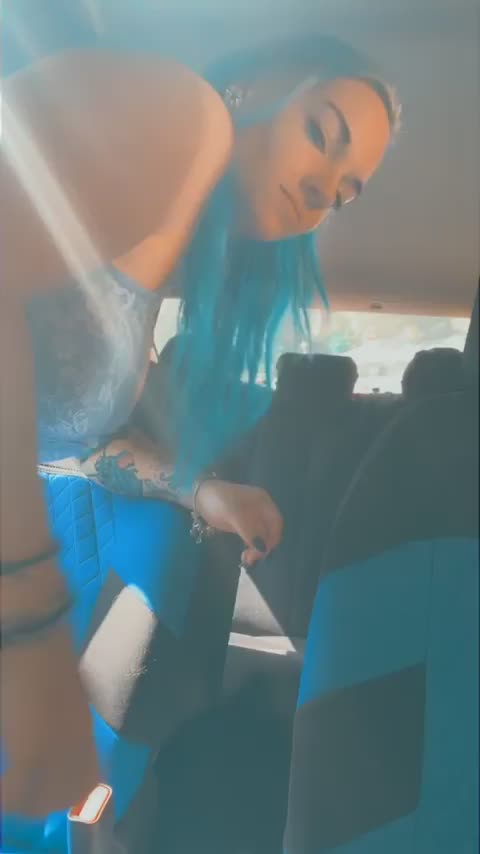 I’ve never been filled in a car. - free porn video