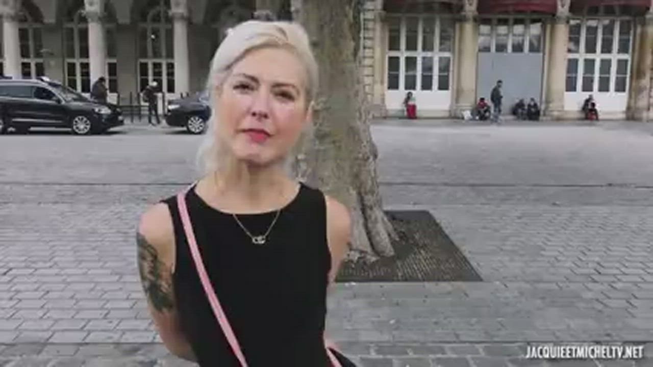 Sophie, 40 years old, publicist in Reims! - free porn video