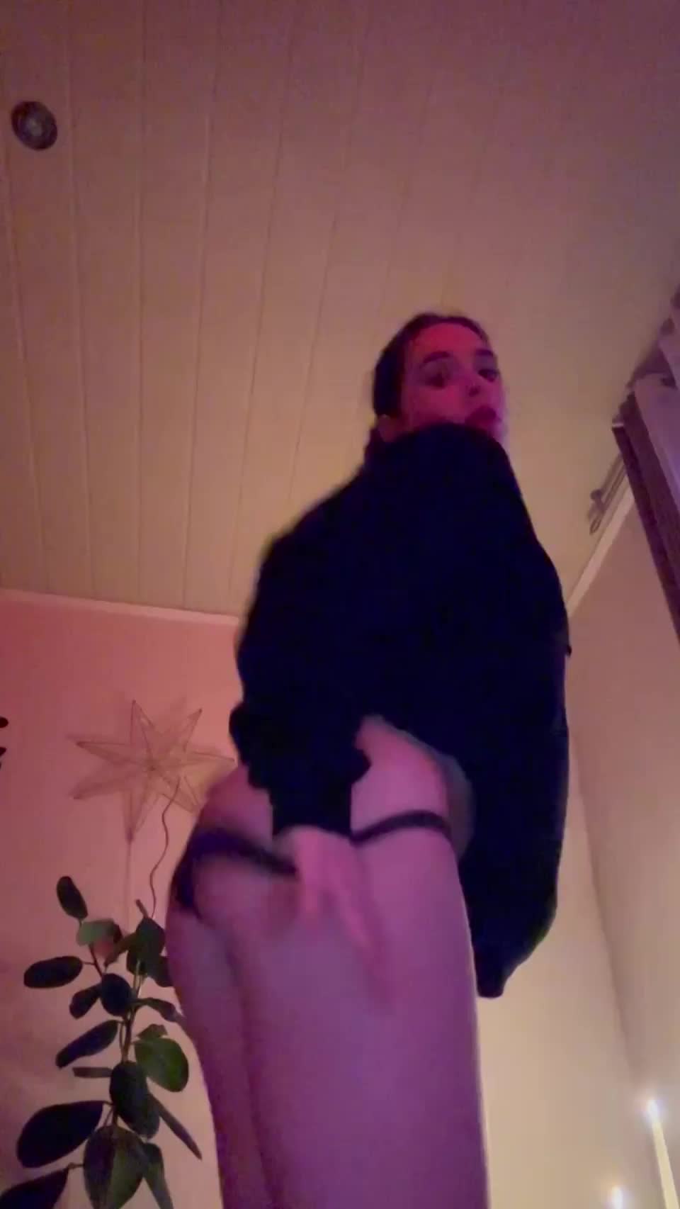 I wonder if my Dad is more proud of me in panties or when I'm not wearing them🤔 - free porn video