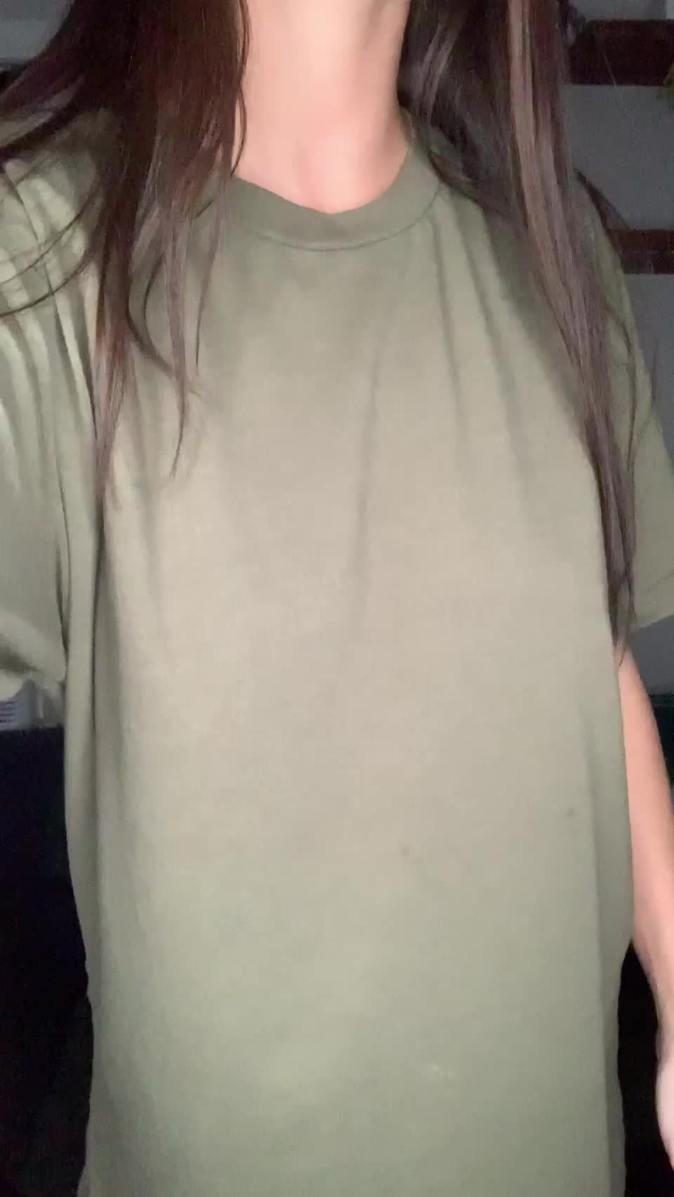 Wait for them 32D tits to be revealed 🙈 - free porn video