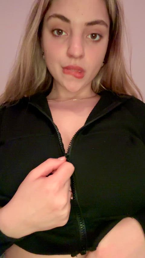 I heard real men know how to handle teen girls with curves - free porn video