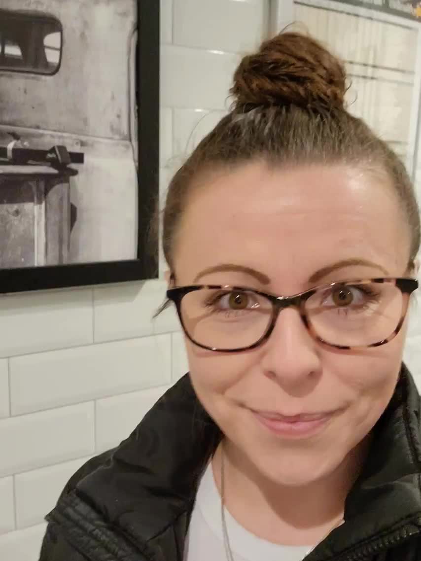 Attempting to get you hard at Hardee's real quick! 😊😘 - free porn video