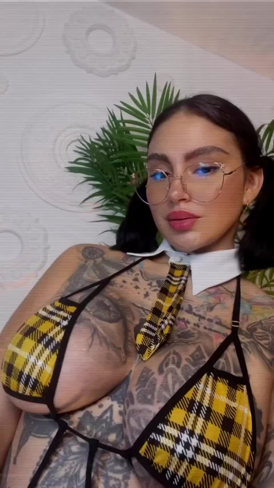 Don’t see many mexican girls here.. so here I am! - free porn video