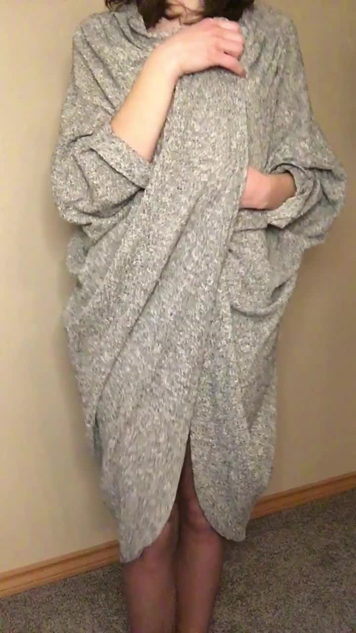 Just a pale girl looking to please 🙈 - free porn video