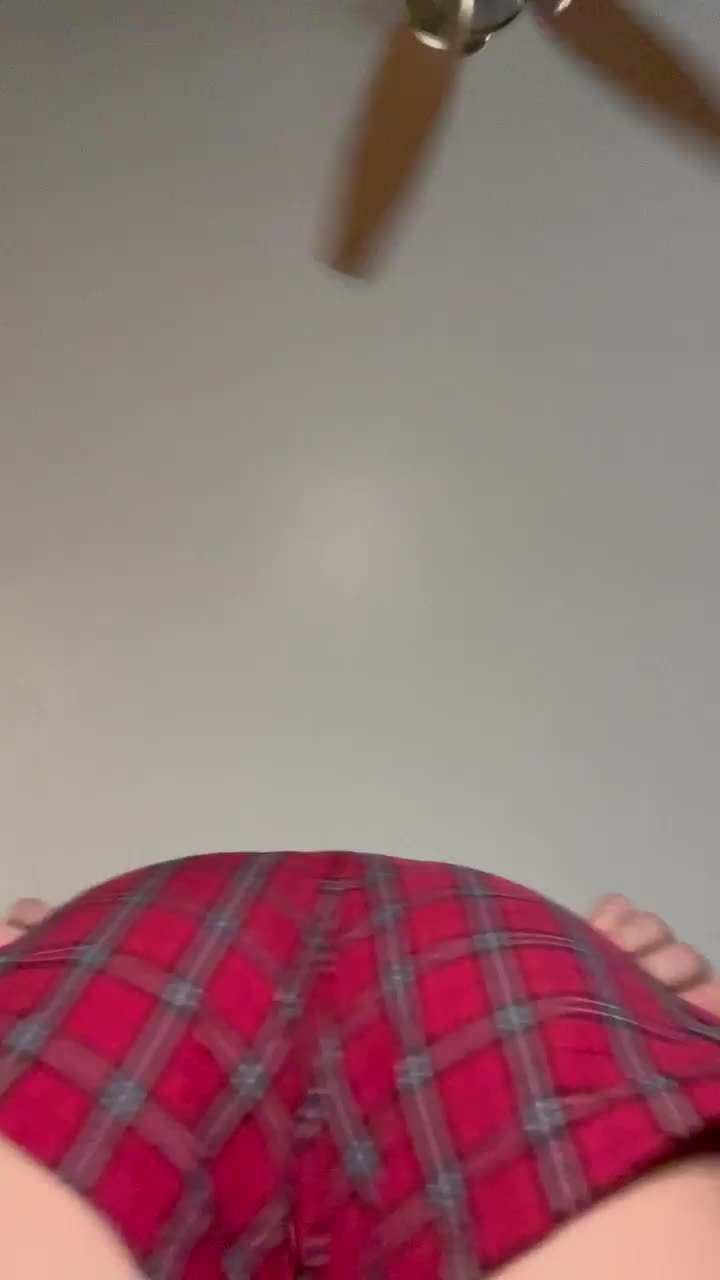 I’d love to smoother your face when you’re off work - free porn video