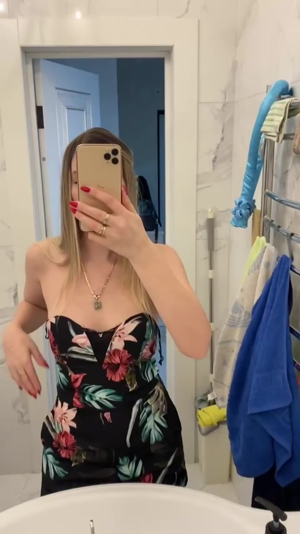 I would love to have someone to eat my ass. Would you - free porn video