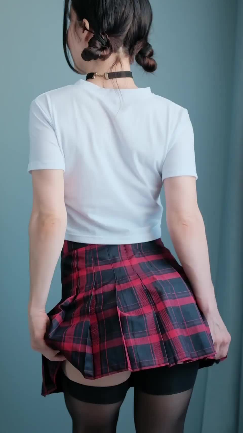 daddy's girls don't wear panties under their skirts - free porn video