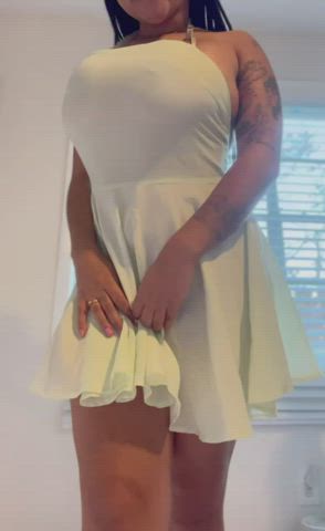 All I want is a man who loves curves like mine - free porn video