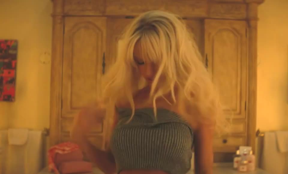Lily James as Pamela Anderson in 'Pam & Tommy' - free porn video