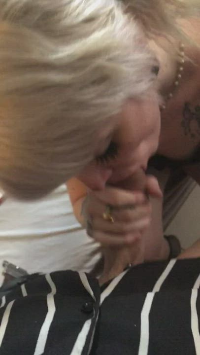 blondes just want to have a mouthful 😇 - free porn video