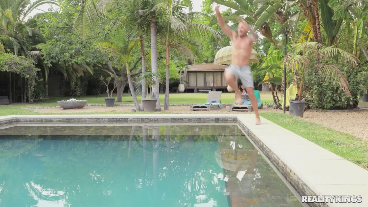 Ember Snow - Making Me Wet - free porn video