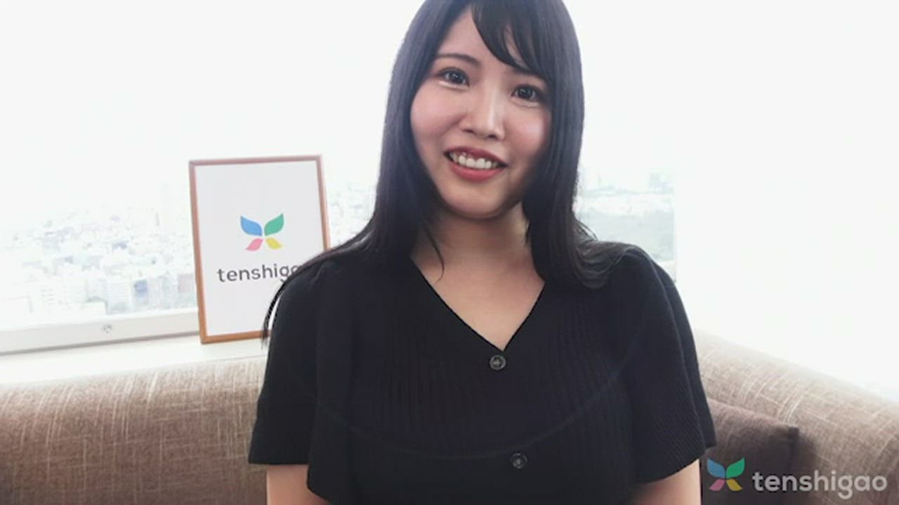 Aina Nanjyo is an amatuer model with huge breasts to play with - free porn video