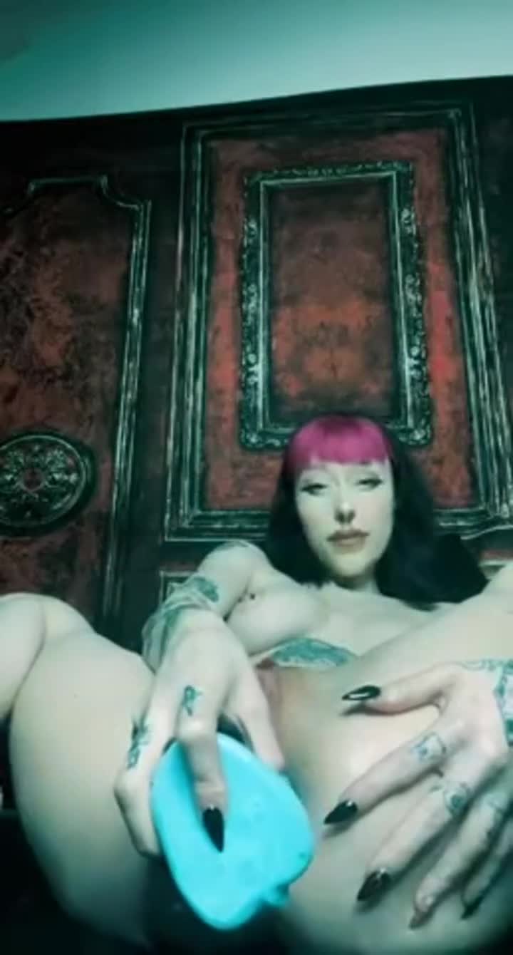 I bet you could fuck me better - free porn video