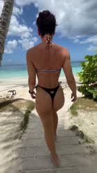 Which view is better? Peach or beach - free porn video