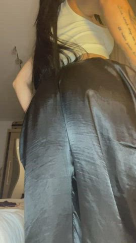I love to get slapped over my peach - free porn video