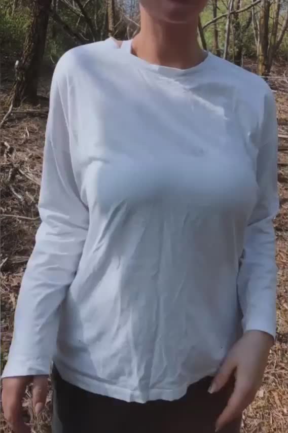 Flashing on my morning walk - free porn video