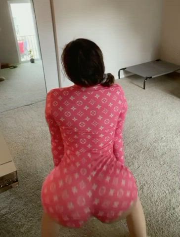 Rate my twerking 1-10 🥺 - free porn video