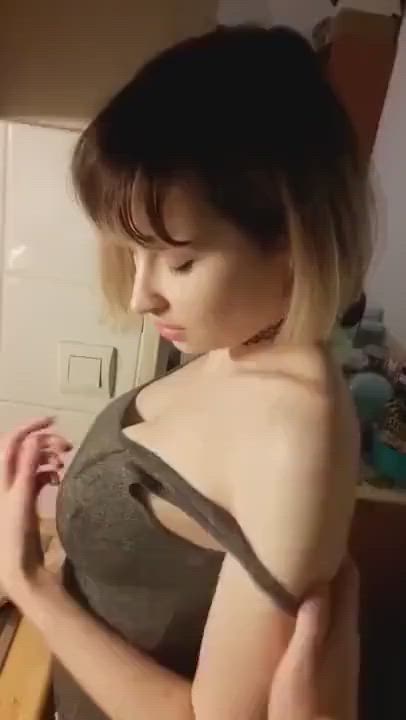 Good Girl In The Kitchen - free porn video