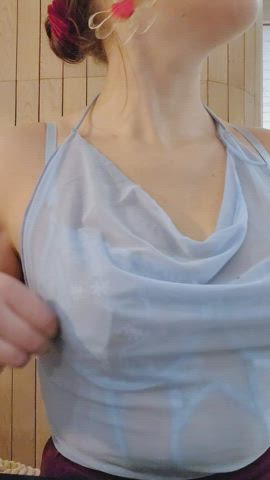 Sneaking a titty flash in front of the guy making my pizza [GIF] - free porn video