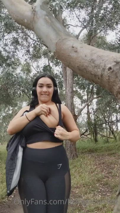 Hot girl with delicious big tits in public 😍 content in comments 🔥 - free porn video