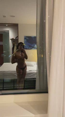 Does it look good enough to eat? - free porn video