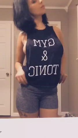 If I flash my tits you should have to flash me your cock - free porn video