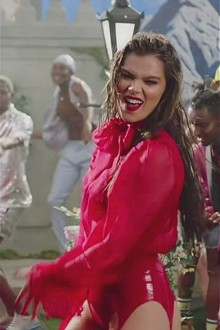 Hailee Steinfeld - free porn video