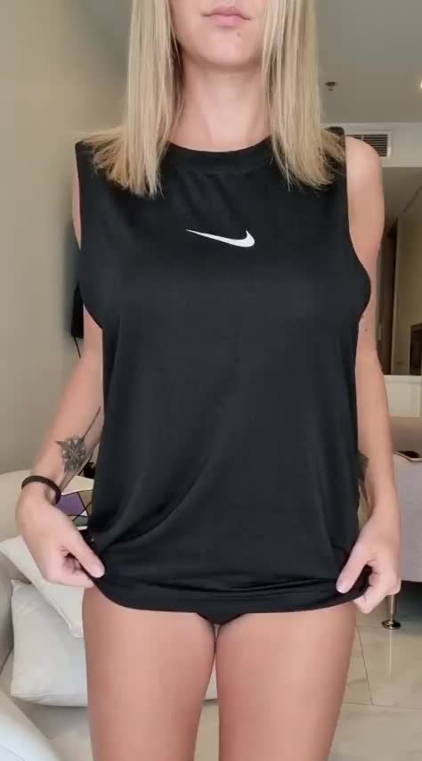 just me and my 32DDs this valentines day - free porn video