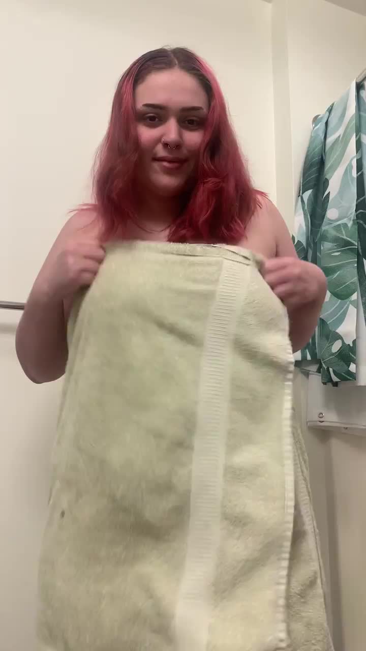 Thick girls like me know how to give head - free porn video