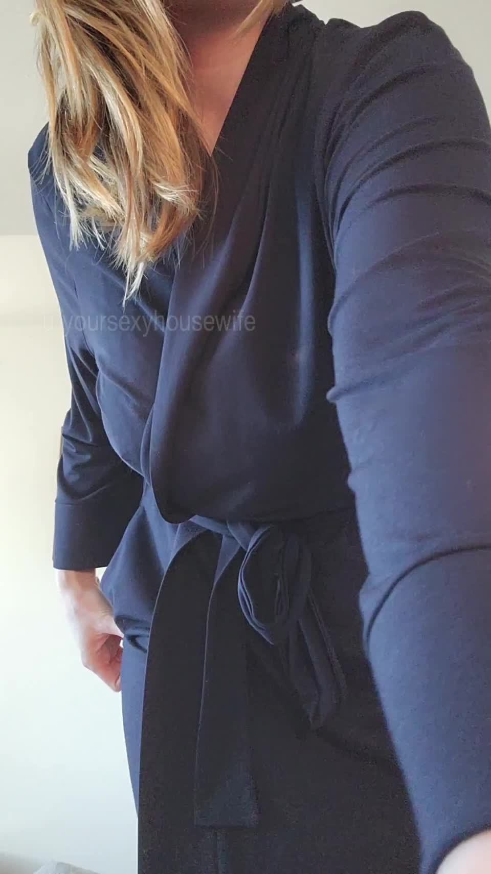 I'm your best friends mom, and I show you what's under my robe... What happens next? - free porn video