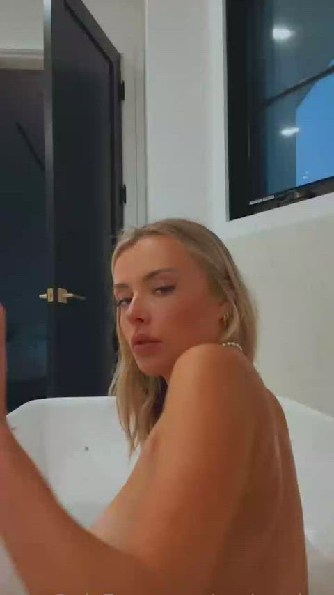 Wanna join me in my bathtub? 😸 - free porn video