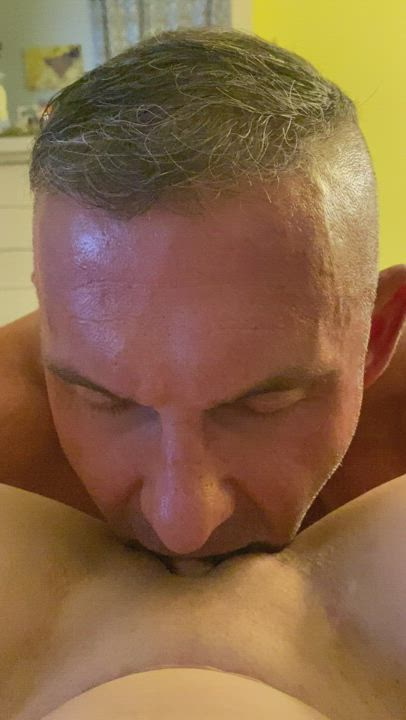 Daddy licking my pussy and making me squirt 💦 - free porn video