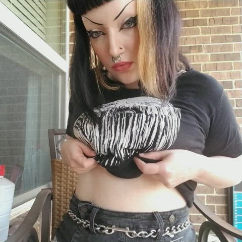 good morning guys :) [titty drop] - free porn video