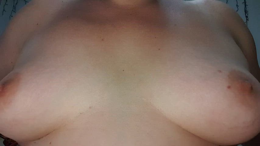 Start gooning by jiggling the tits - free porn video