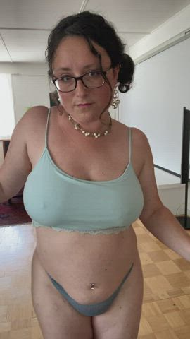 here's a milf ass you can taste if you ask nicely - free porn video
