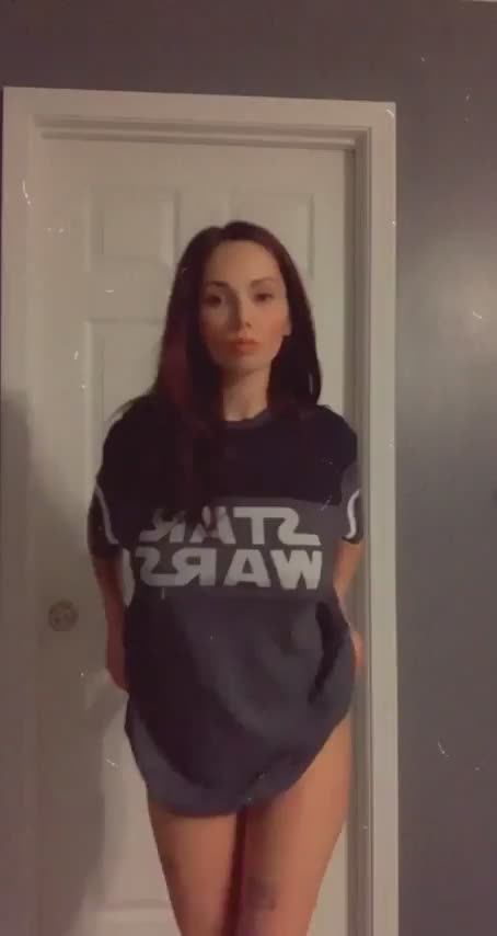 Can a geeky girl be cute too? - free porn video