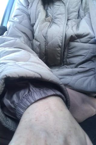 Parked up before class and just wanna give it a lil rub 🥺 - free porn video