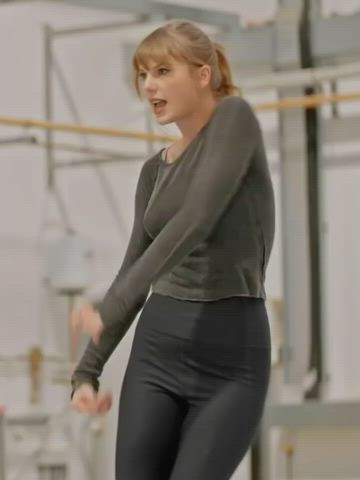 Its Taylor Swift's birthday, so why not give her busty body extra attention - free porn video