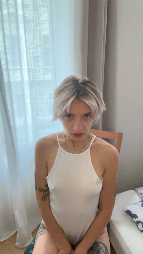 Im just a art girl who shows off her little boobs - free porn video