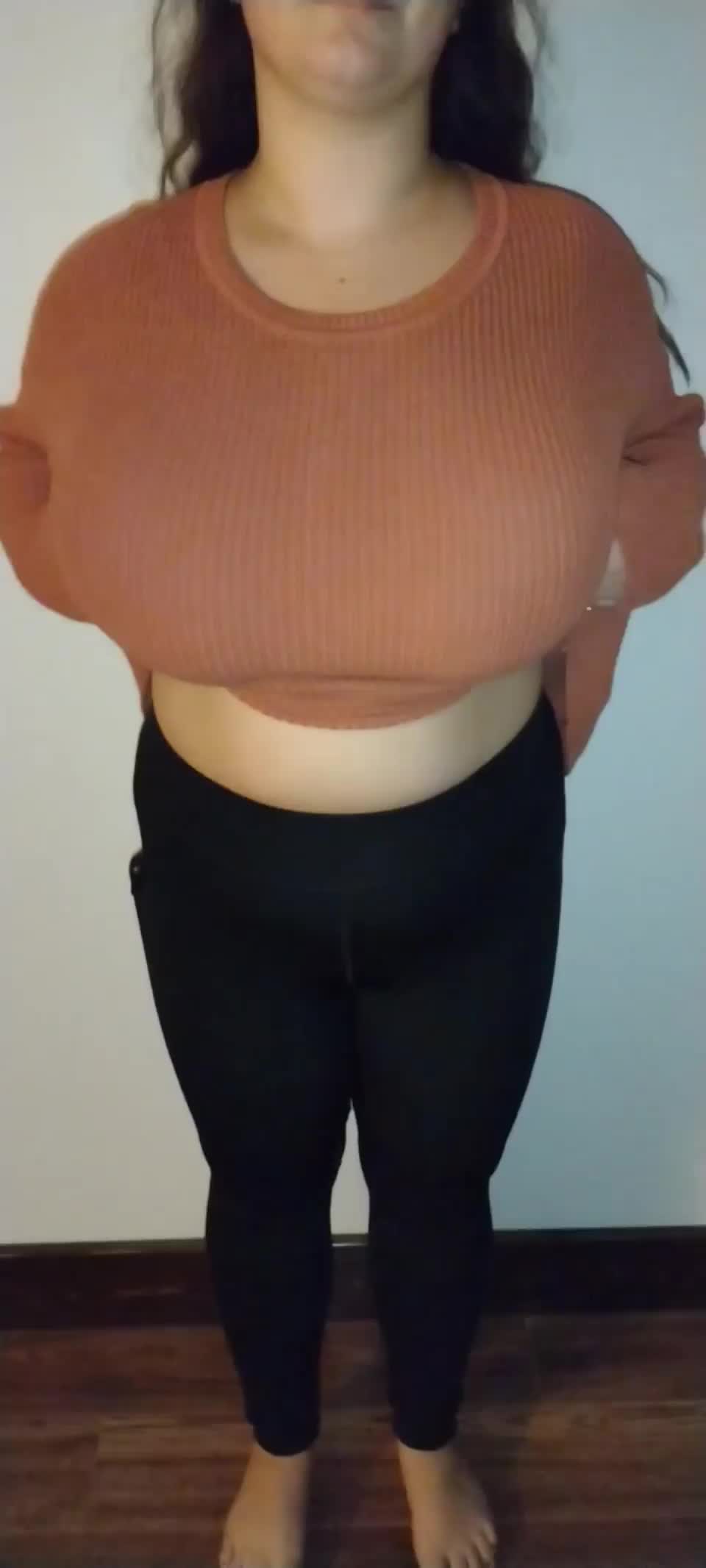 I want you to fill me to the brim 😏 - free porn video