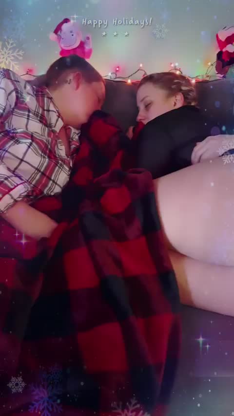 [GROUP] Santa got a little more than milk and cookies this Christmas! - free porn video