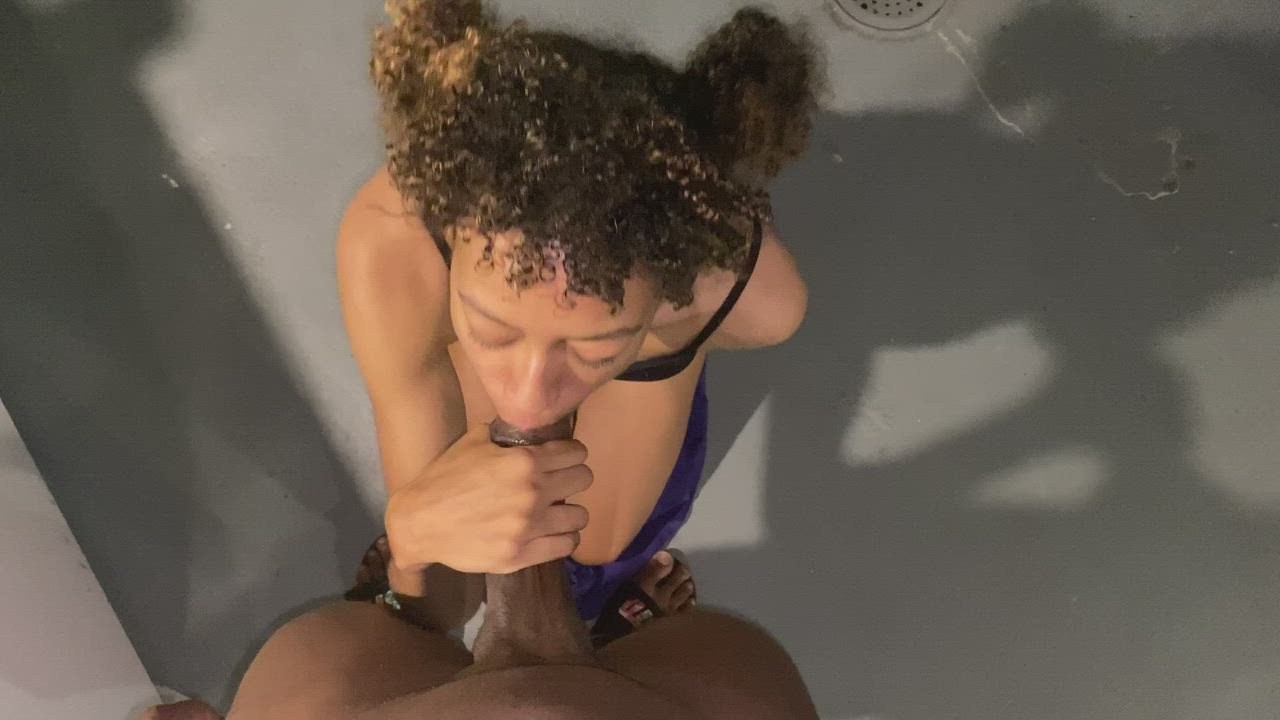 Emptying out the tank - free porn video